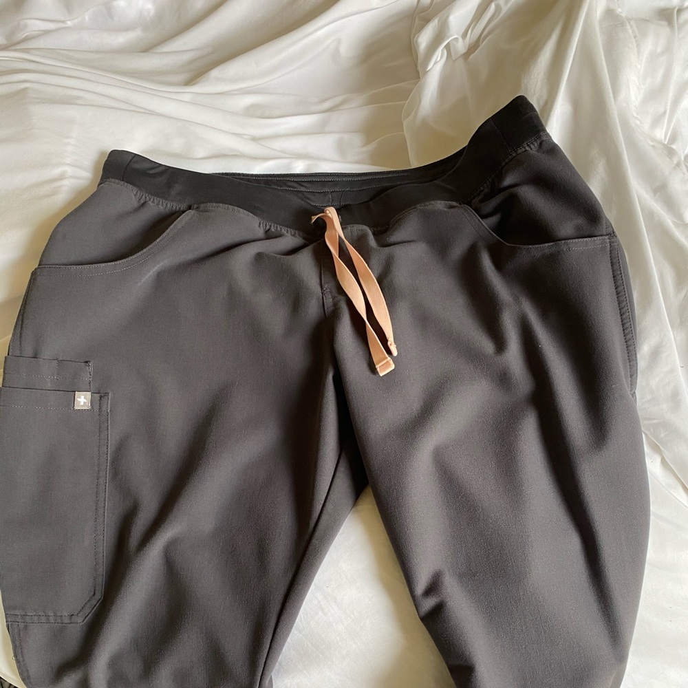 Figs Charcoal Kade Pants (large)